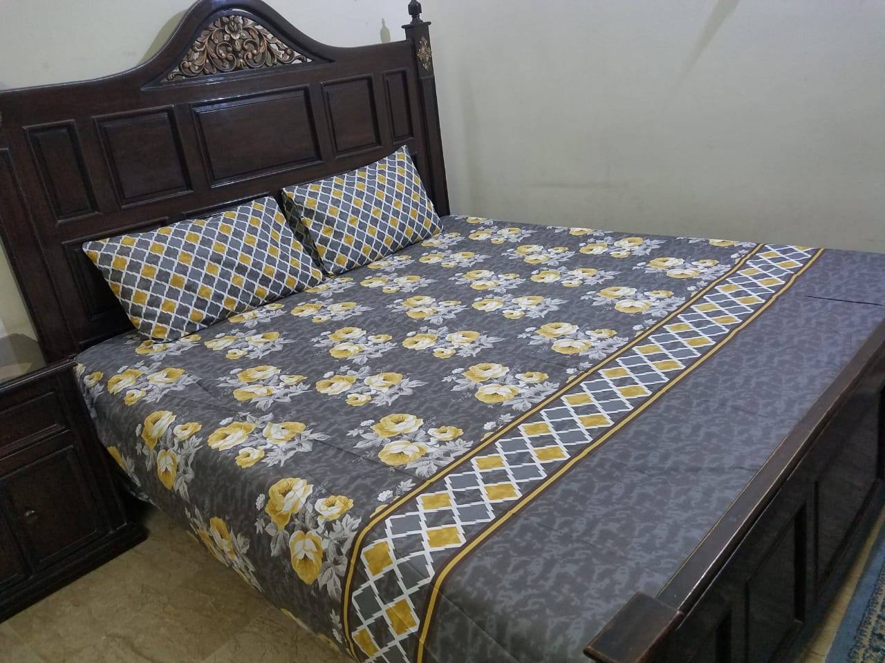 King Size Printed Bedsheet with Pillow Cases